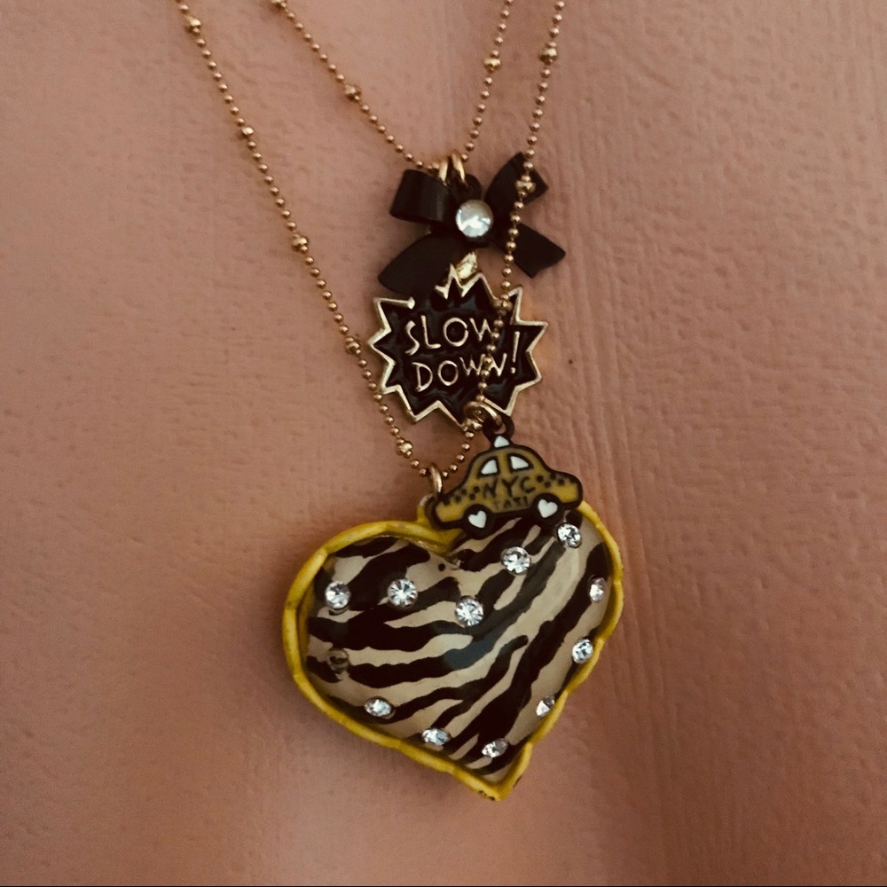 Slow down NYC zebra heart necklace yellow  N14